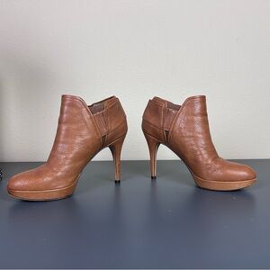 Vince Camuto Healed Booties Leather Pointed Toe Side Zip Size 7.5